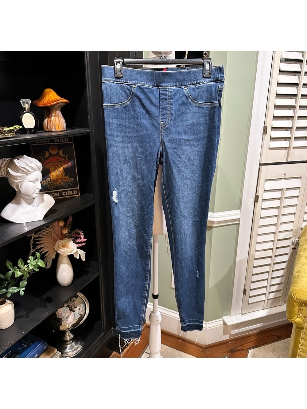 Spanx Distressed Skinny Jeans - Medium (M)
